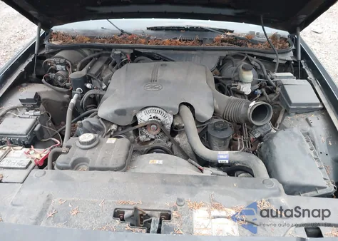 2002 Mercury Grand Marquis Ls Premium/Ls Ultimate/Lse z USA, uszkodzony, nr VIN 2MEFM75W42X644236